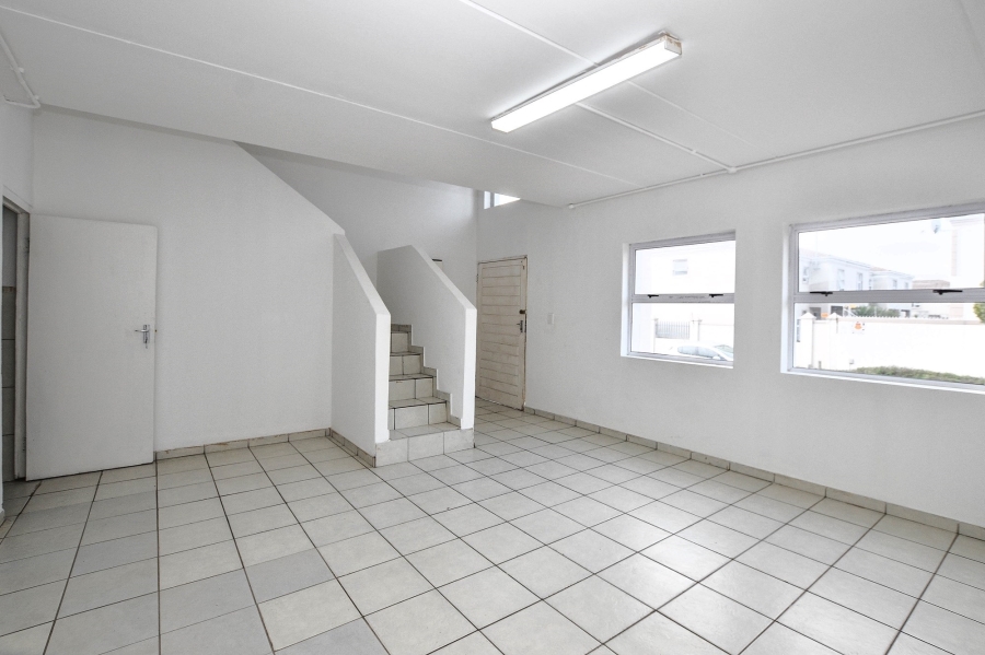 8 Bedroom Property for Sale in Parklands Western Cape